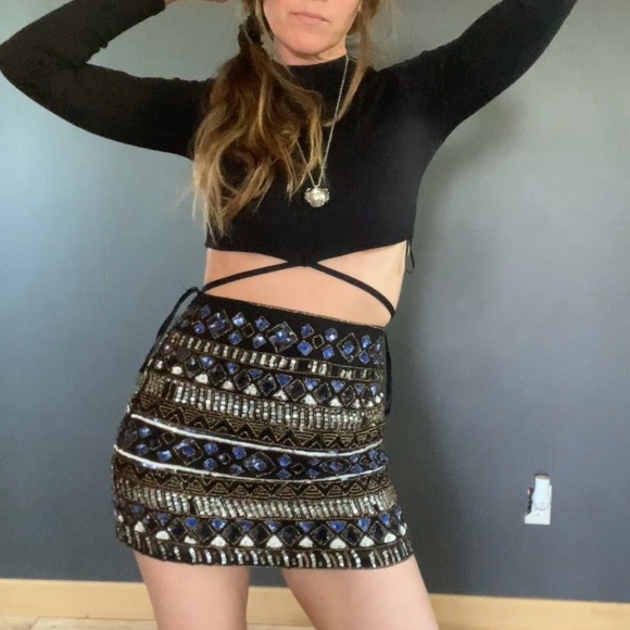 Mini skirt with sequin design - Picture 7 of 8